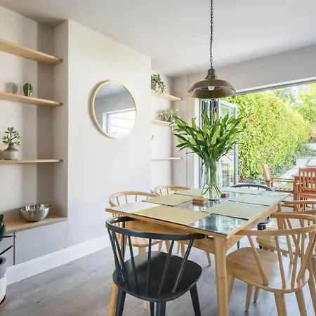 Peaceful Family With Garden & Parking At 'helvellyn' Casa de Férias *